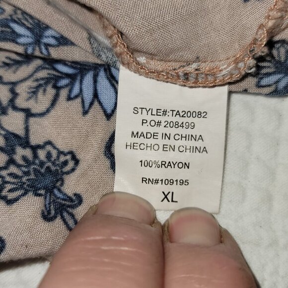 832. Love J Short Sleeve Blouse Brown Sz XL - Picture 7 of 8